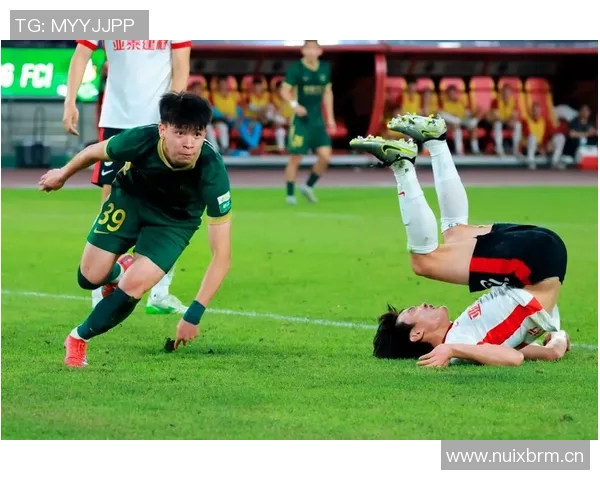 杭州足球队灵活性变革引发热议探索新战术与团队协作的未来发展